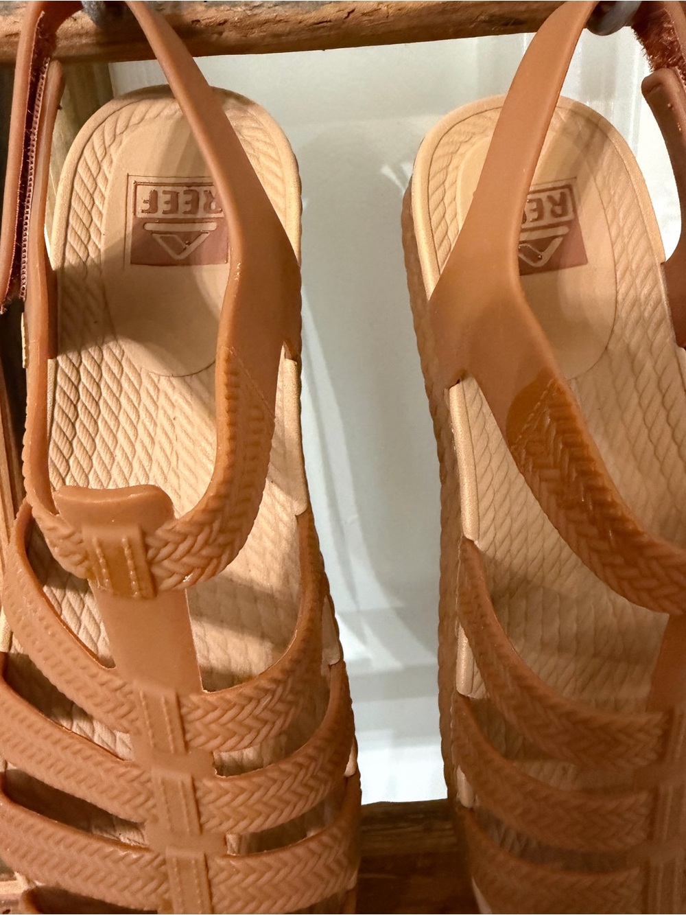 Reef Women’s Tan Strappy Basket Weave Sandals - Picture 3 of 4